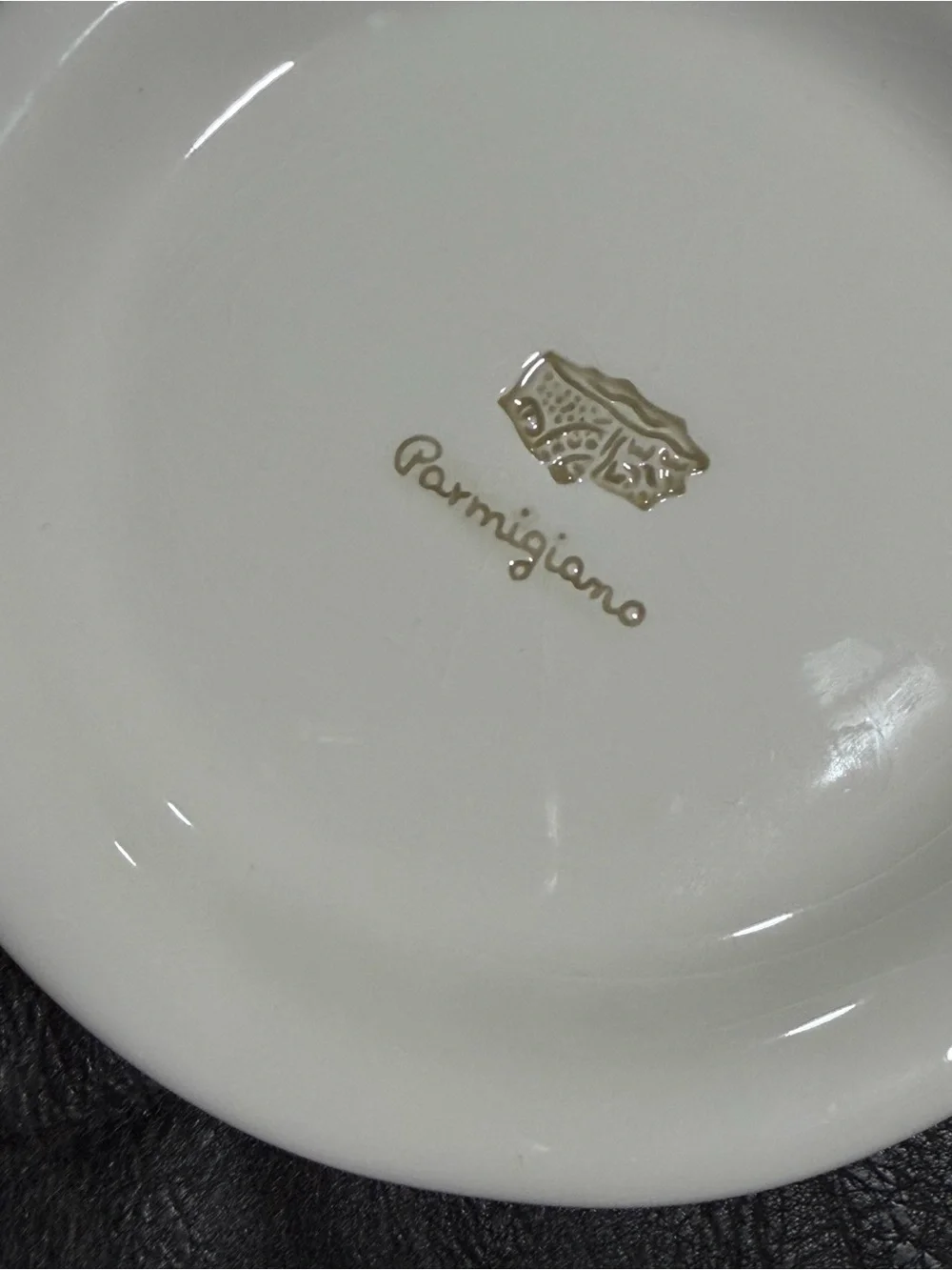 Williams Sonoma Cream Appetizer Plates Gift Box with six plates.